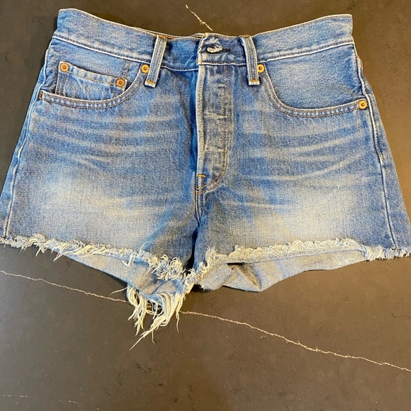 Levi 501 Jean shorts - Picture 1 of 5